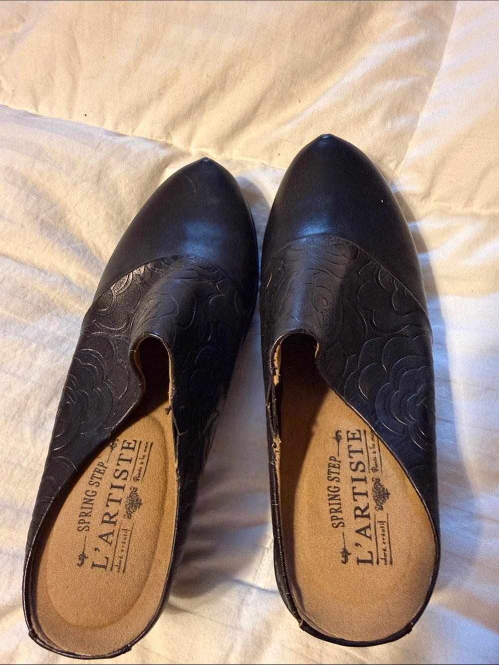 L'ATISTE Black Slip-On Women's Mules